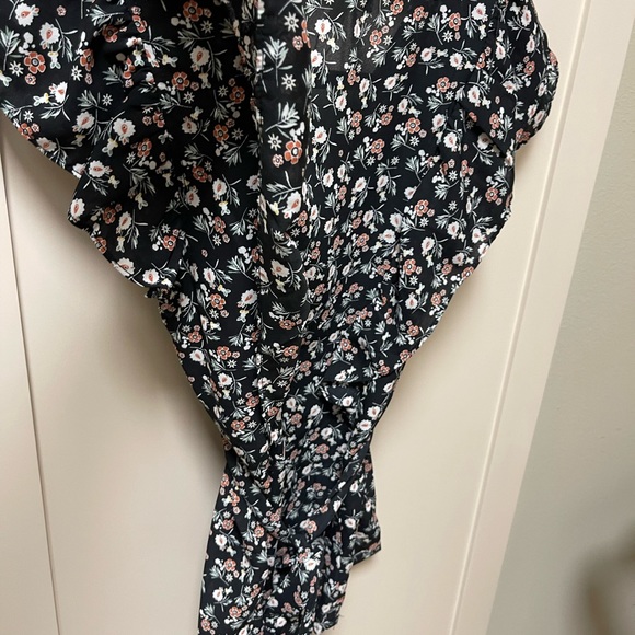 Max Studio sleeveless ruffled blouse - Picture 14 of 15